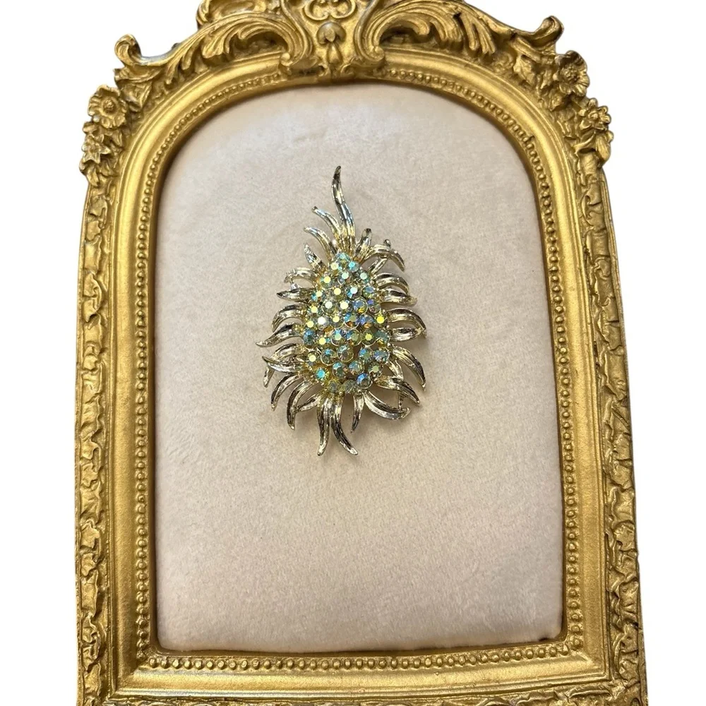 Aurora Borealis Rhinestones Brooch Gold Tone Pin Wild Floral Dramatic Glam‎